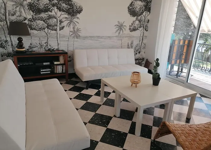 Grande Villa Divisee En Deux Logements