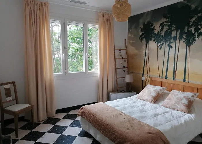 Grande Villa Divisee En Deux Logements